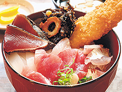 田中鮮魚店前 漁師小屋