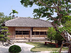 屋宜家 沖縄そばと茶処
