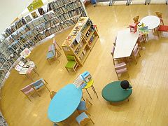 射水市大島絵本館