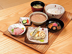 加賀野菜と自然薯料理の店 あんやと