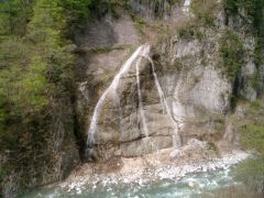 赤石の滝