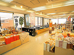 橋の駅 錦帯橋 展望市場